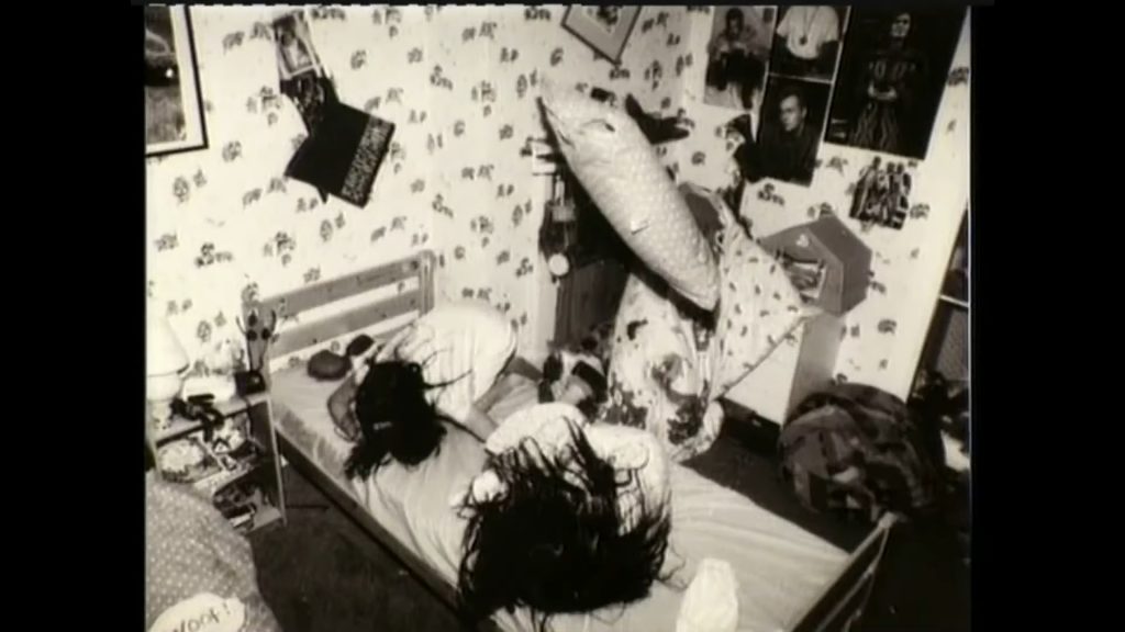 A screenshot from BBC television haunted house horror Ghostwatch (1992)