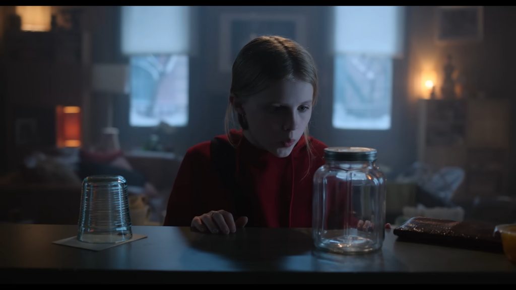 A screenshot from horror movie Sting (2024)