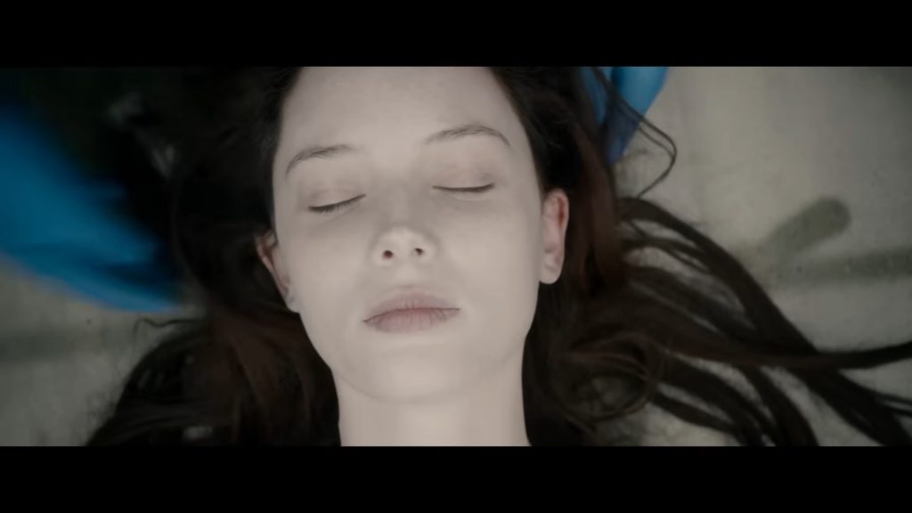 A screenshot from horror movie The Autopsy of Jane Doe (2016)