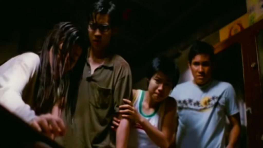 A screenshot from Thai horror movie Art of the Devil 2 (2005)