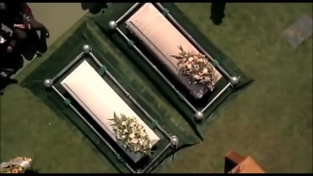 A screenshot from splatter horror movie Final Destination 3 (2006)