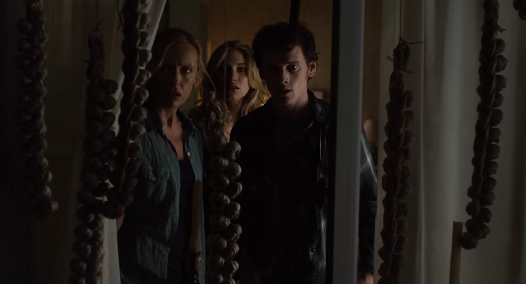 A screenshot from Hollywood remake horror comedy Fright Night (2011)