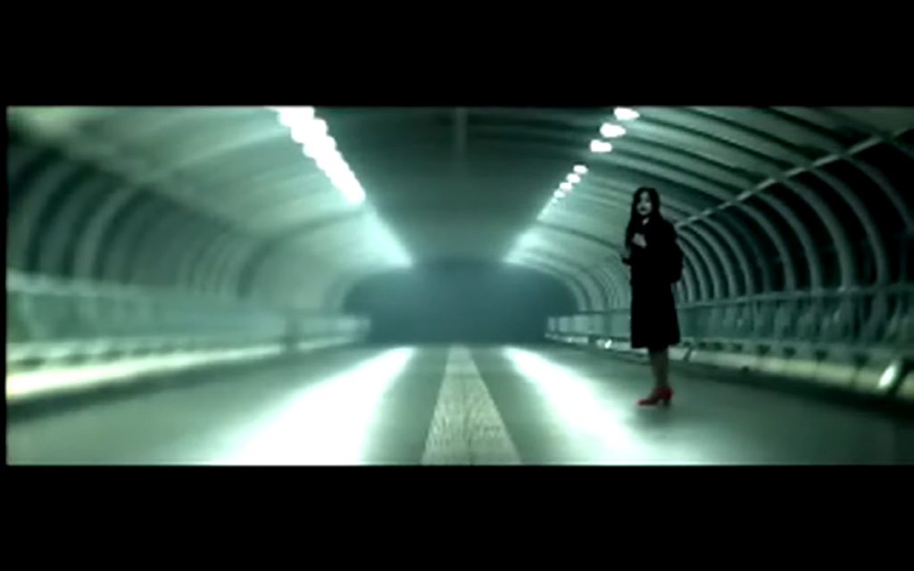 A screenshot from South Korean horror movie The Red Shoes (2005)