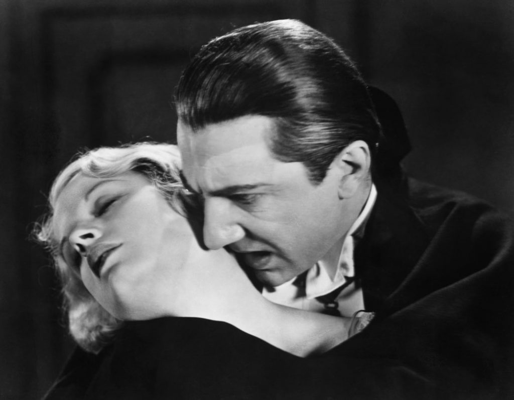 A screenshot from classic horror movie Dracula (1931)