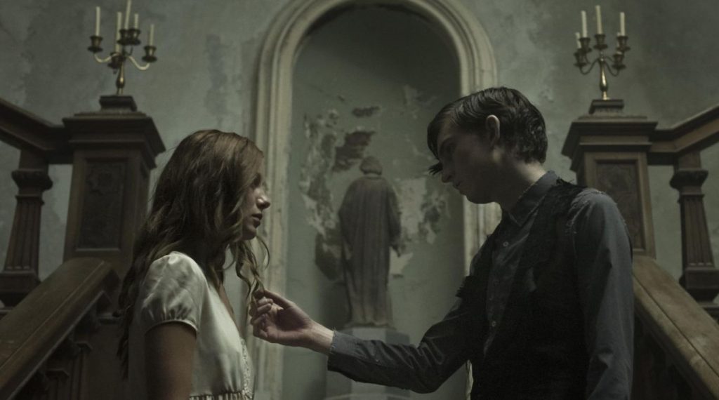 Irish gothic horror film The Lodgers (2017) manor house scene